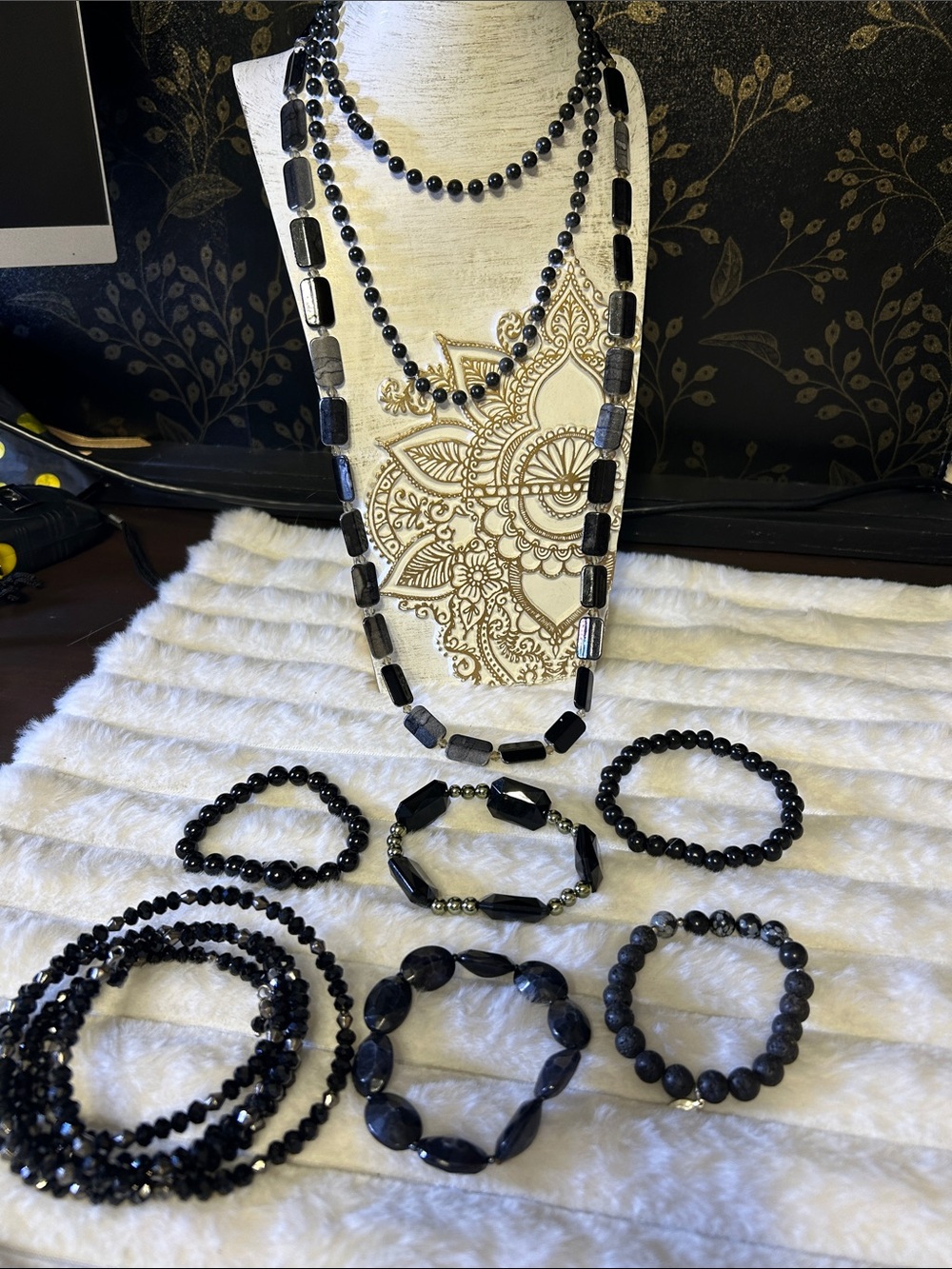 8 pc Black Jewelry set